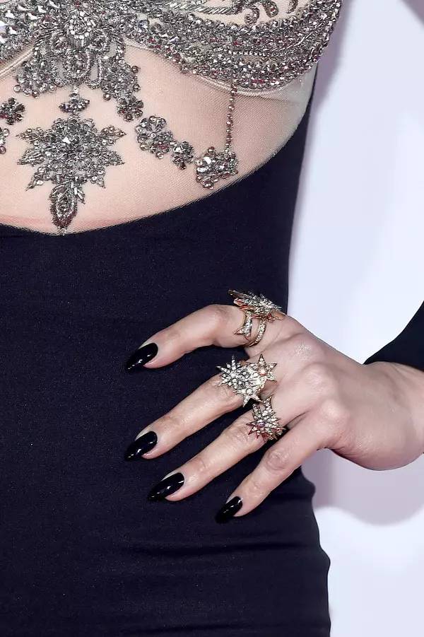 打个赌！看完这100款时髦美甲，你会种下一片草原