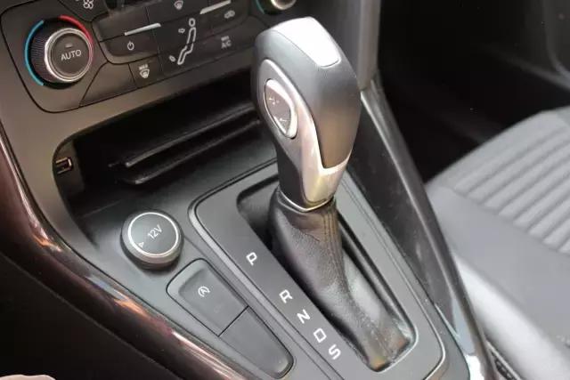 2015款福克斯1.0t三厢版,18年福克斯1.0t评测