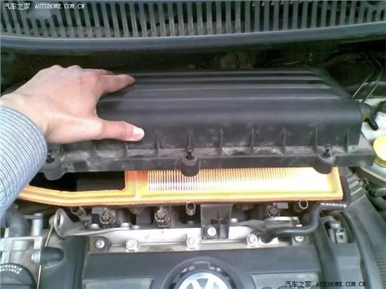 开车抽烟不掉烟灰,车内抽烟怎么让烟散出去