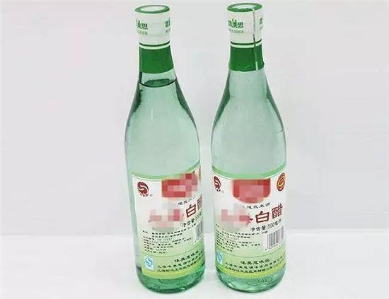 车里抽烟烟味多久能散,开车抽烟不掉烟灰