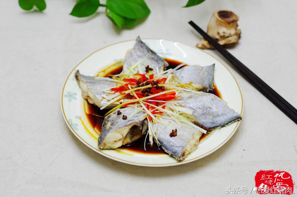 带鱼怎么做才金黄酥脆特别好吃呢,带鱼最简单做法不炖不炸入味好吃