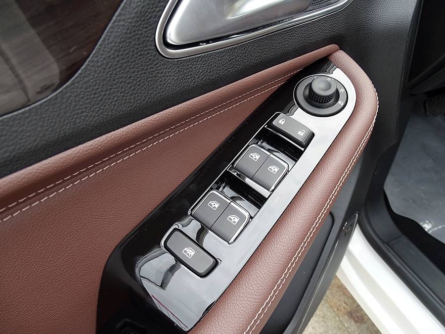 七年的宝骏560值得入手吗,宝骏560跑了八万公里还值得买吗