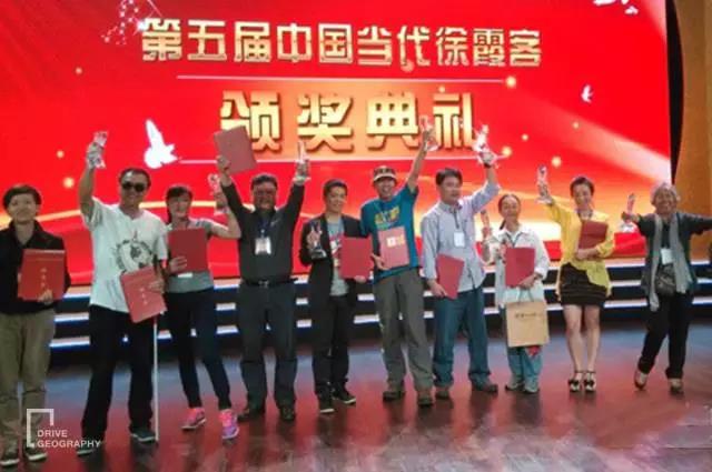 她单枪匹马从杭州出发，开着开着到了非洲腹地