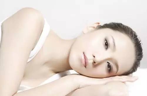 星级妆容化妆方法,简单妆容需要的化妆品