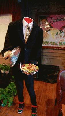 三里屯的这家店,让我甘心被“无人头”戏弄