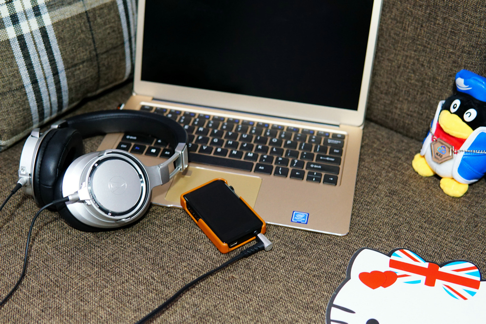 铁三角ath-m20x耳机测评,铁三角sr9