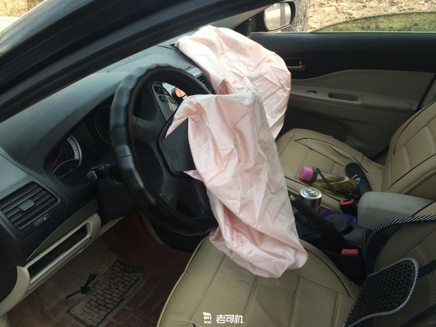 车撞树上了都有哪些地方坏,我的车撞了对方全责怎么理赔