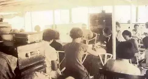 这位金发碧眼的菩萨,以一人之力,从人间炼狱救下数万妇孺