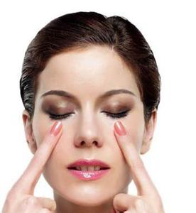 手机电脑看久了眼睛疼是什么原因,看电脑手机眼睛不舒服用什么药水