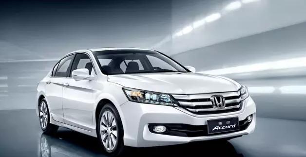 本田雅阁燃油版试驾测评,本田雅阁试驾全面解析