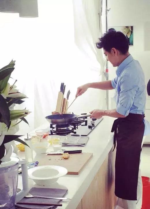 逆天了！武汉这家公司直播逛街也赚钱，两年身价达百亿