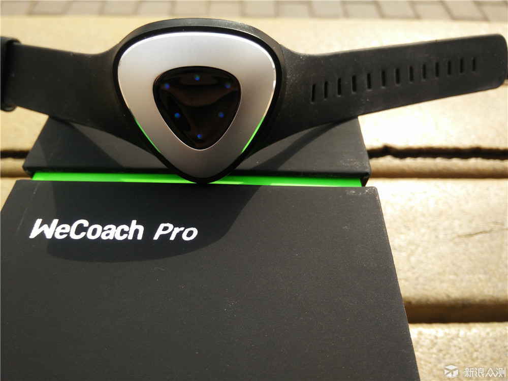 可穿戴产品智能手环两款,小米手环智能穿戴