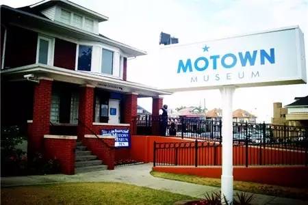 白人成天折腾的时候，黑人兄弟都在干些什么？