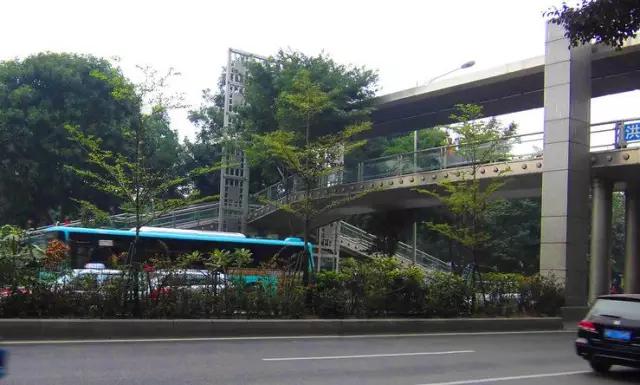 10座天桥惊艳了整个深圳,天桥区脏乱差
