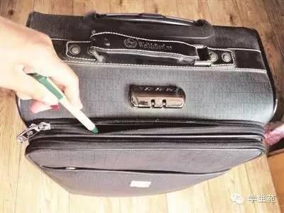 学生箱子密码忘了怎么办,学生行李箱忘了密码怎么解锁视频