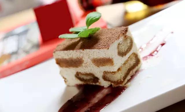 可以边吃边看的餐厅,免费试吃全套餐