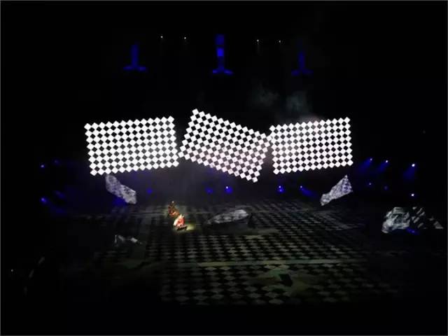 鱼游白沙洲,万达电影乐园汉秀双骄亮灯