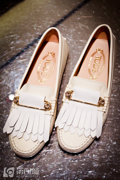 有折扣丨没买新包新鞋新衣服的，都奔这儿去了！