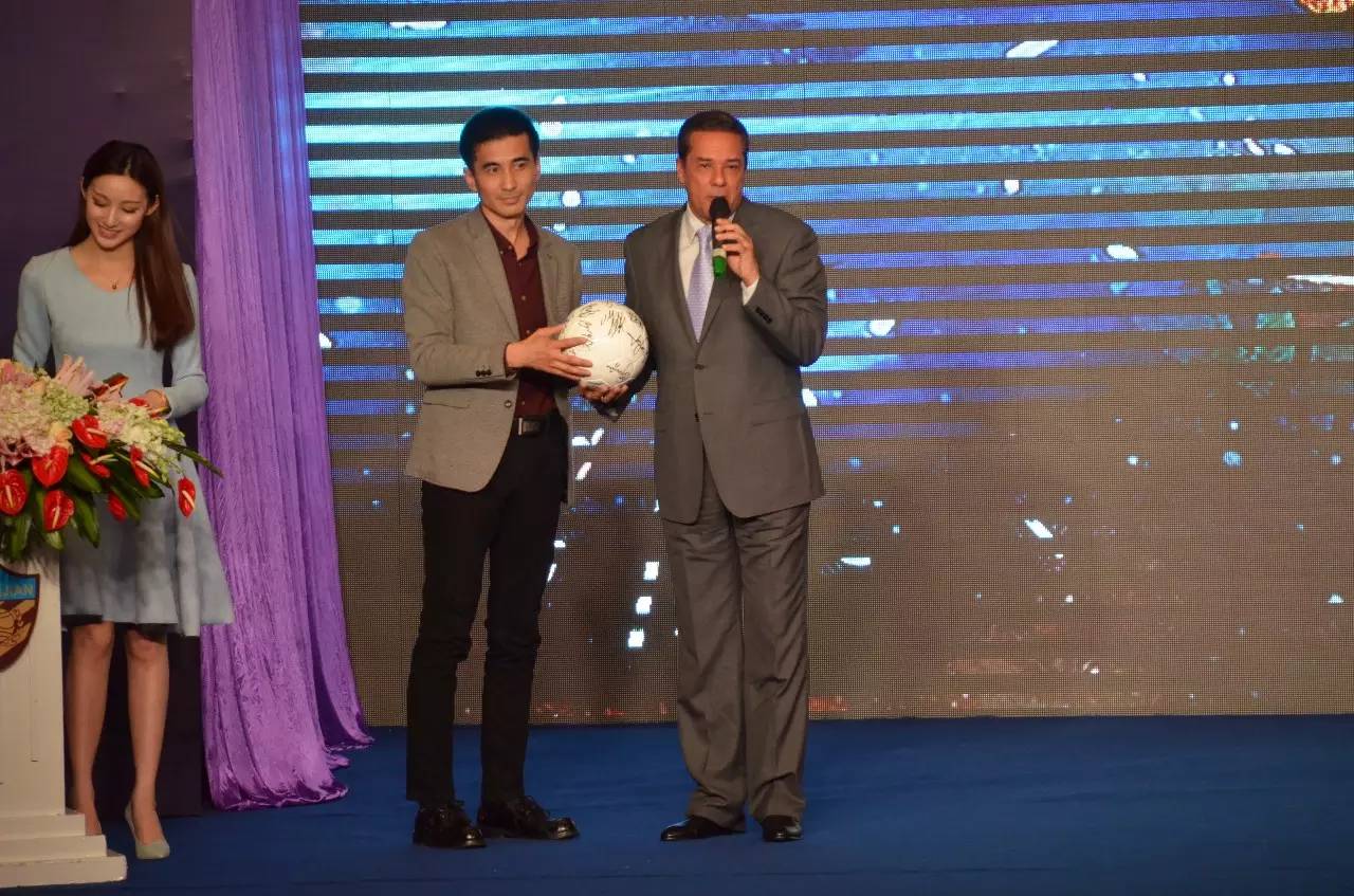 央视足球盛宴女主持,中央5套足球盛宴女主持人