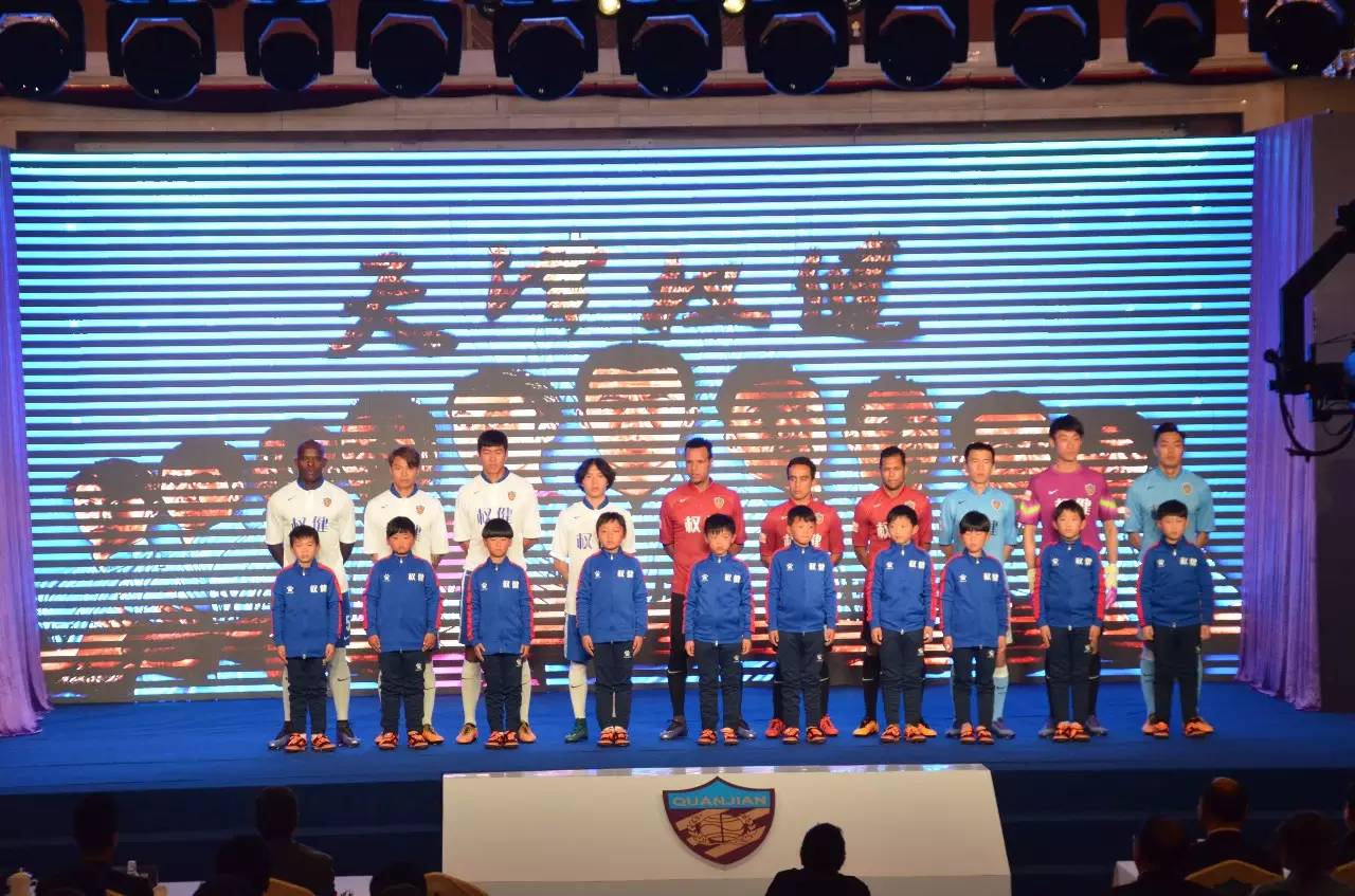 央视足球盛宴女主持,中央5套足球盛宴女主持人