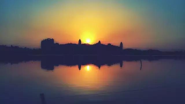 摄影背景模糊人物清晰,变焦模糊摄影教程