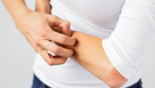 呼吸出现烂苹果味是什么中毒,呼气时有烂苹果气味是什么病