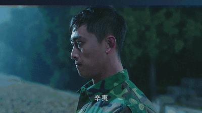 《春风十里不如你》戴教官和papi酱是同学，送罐头秀腹肌卖萌