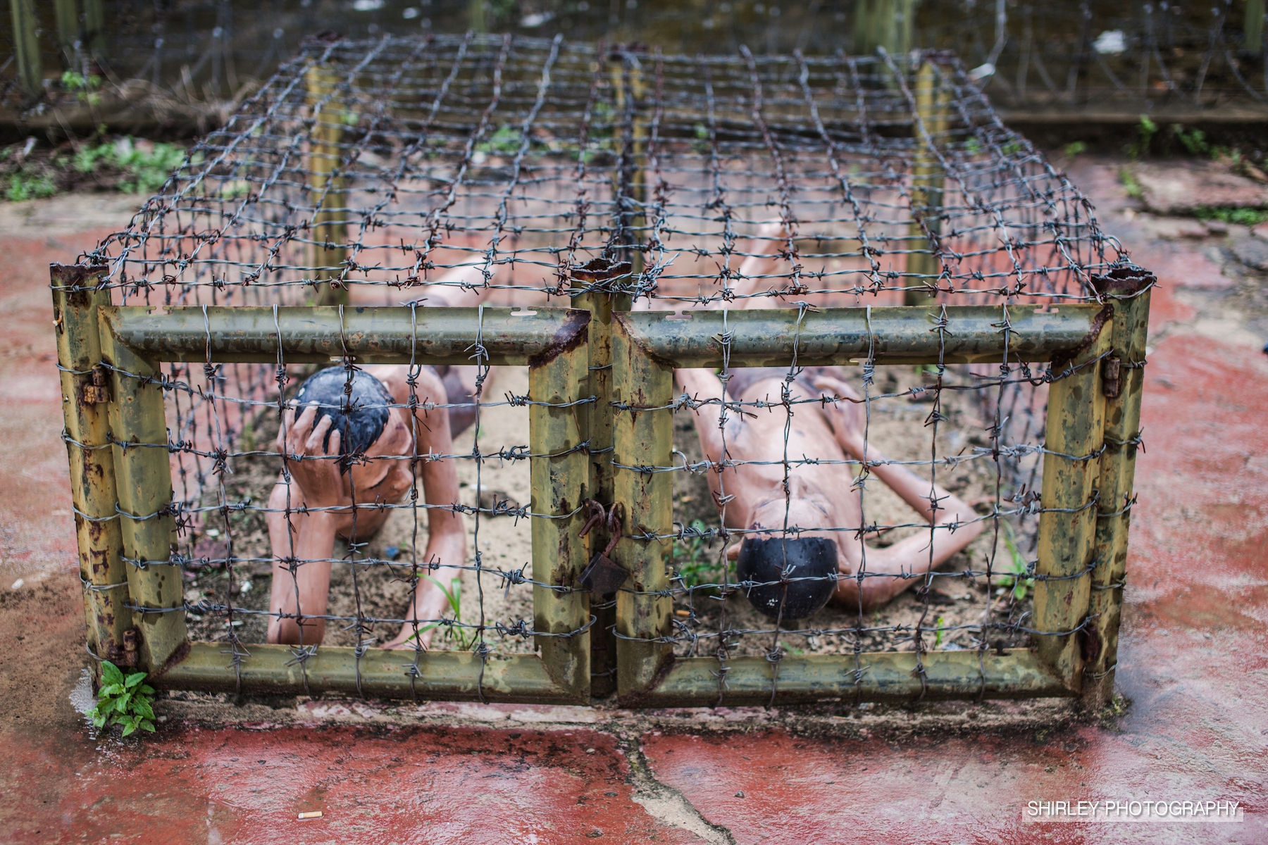 实拍曾经的越南战俘监狱，那的战俘曾遭到电击、水淹、虎笼虐待