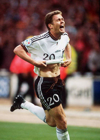 十二怒汉站位解说,十二怒汉站位是什么经典镜头