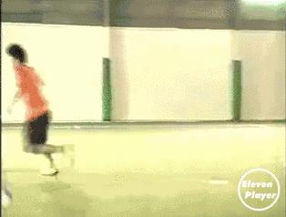 五人足球过人实用技巧,球场实用过人技巧