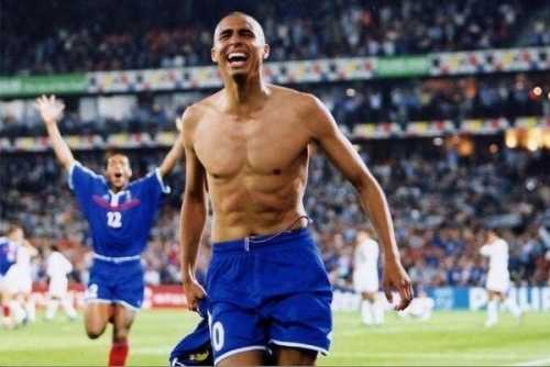 十二怒汉站位解说,十二怒汉站位是什么经典镜头