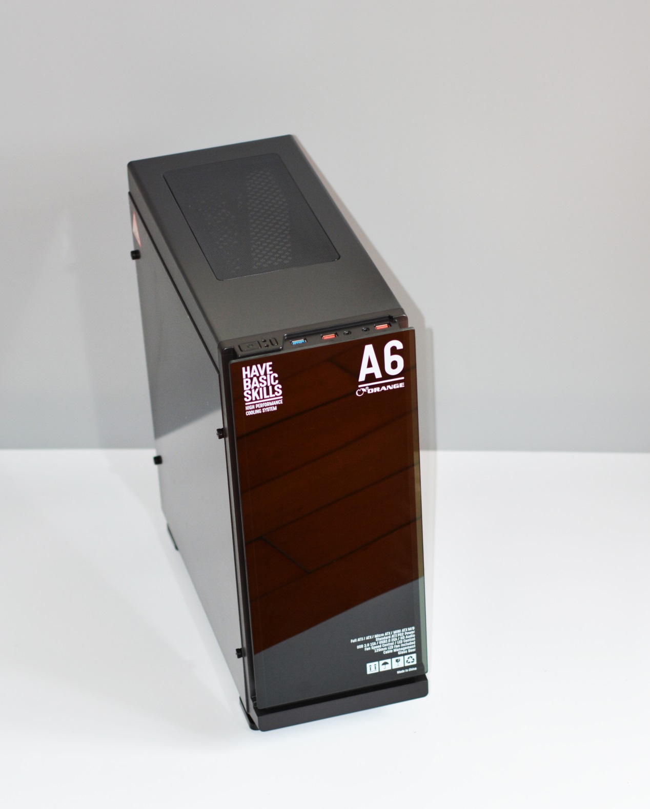 炫酷电竞游戏机箱哪家强,炫酷电竞游戏电脑机箱推荐