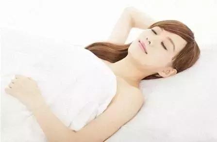 侧躺错误睡姿会导致什么,哪些睡姿最有助于受孕