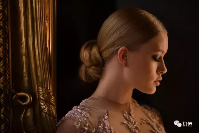 尼康d850配85mm1.4还是105mm1.4,尼康d850人像摄影获奖作品