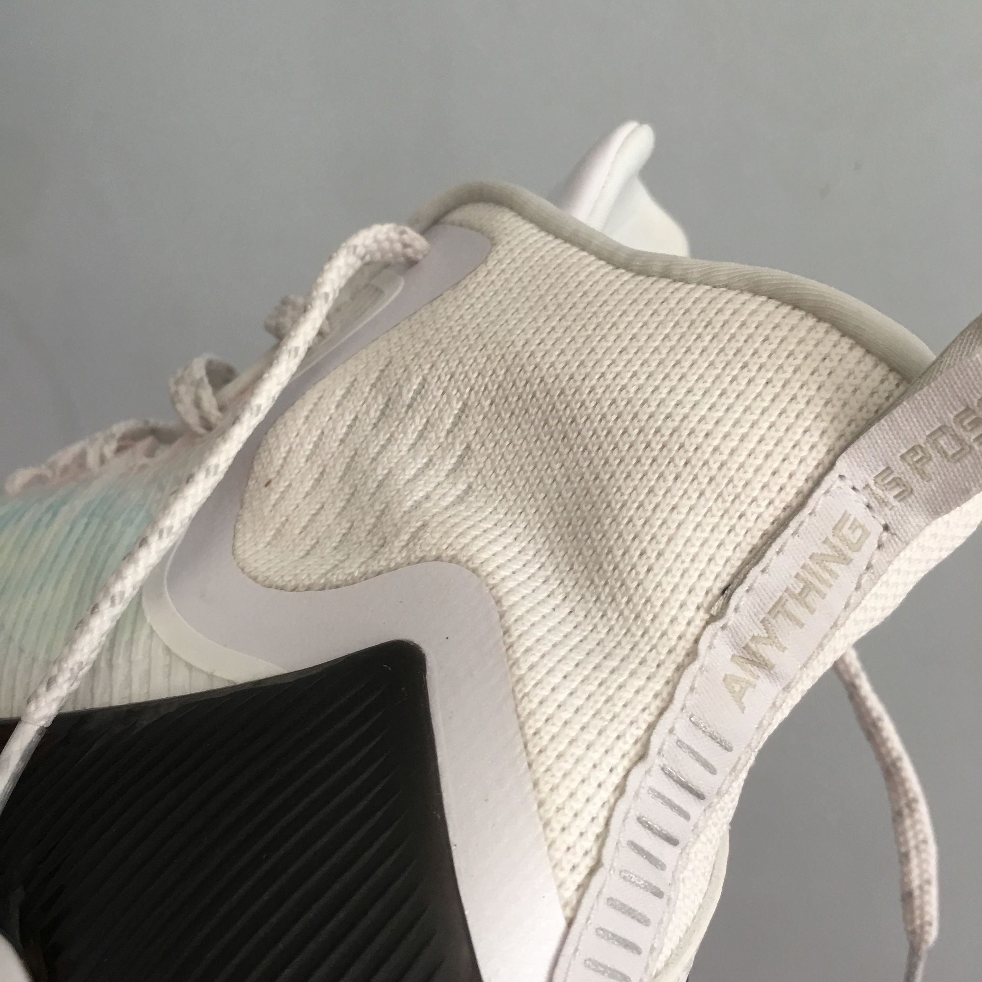 李宁专业篮球鞋测评驭帅11,驭帅11白底和红底是否有所不同