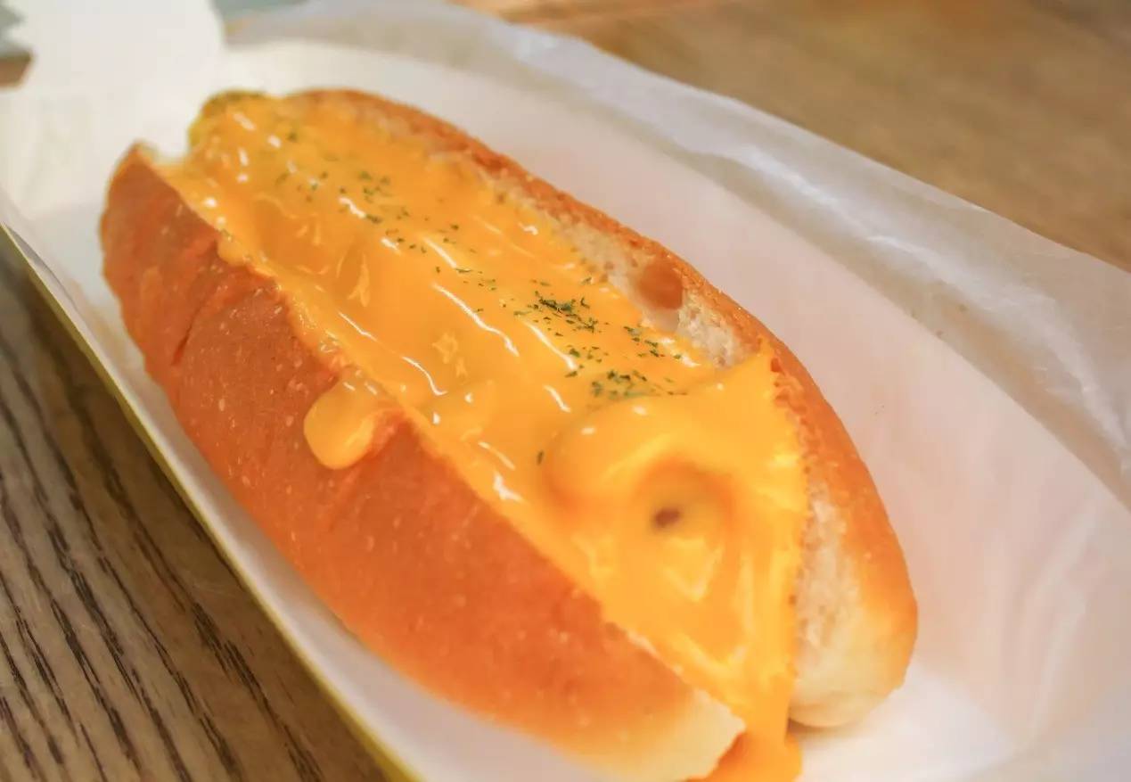 热狗来点纯正的味,超级辣的热狗