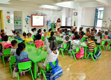 幼儿园放学后尿尿不出来怎么办,孩子从幼儿园放学回家一直没有尿