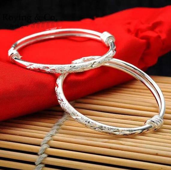 金首饰戴脏了怎么清洗,首饰戴久了怎么变亮