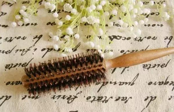 磁疗梳子对身体健康好吗,每天梳子梳哪里最健康