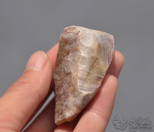 翡翠玉雕雕刻过程,用心去雕刻