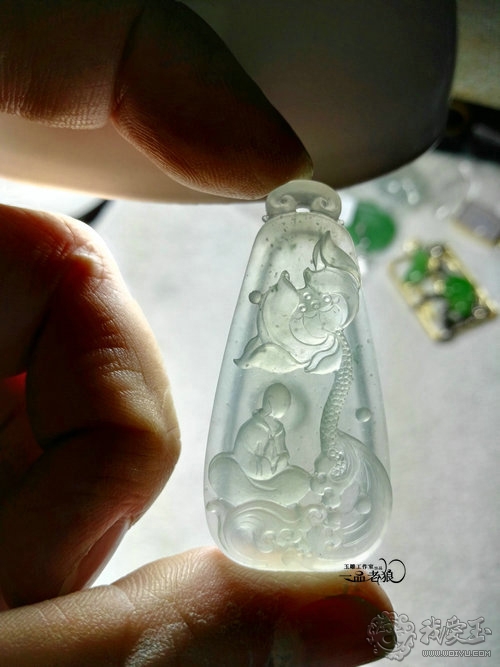 翡翠玉雕雕刻过程,用心去雕刻