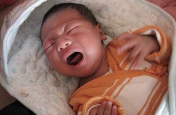 2岁4个月宝宝舌头w型正常吗,1岁宝宝舌头呈w形