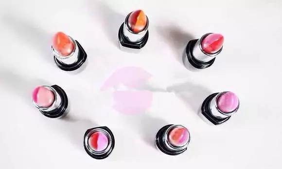 双色口红风暴来袭！戏精本精了