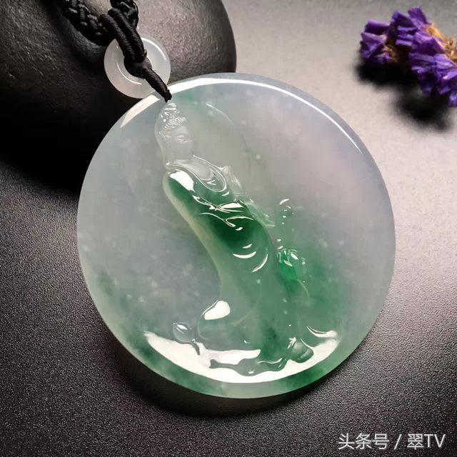 都说赌石的水头最难懂，翠TV教你如何看翡翠的水头