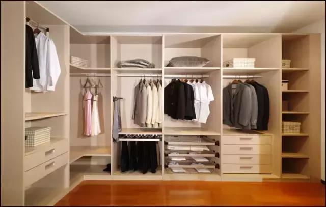 衣柜这么设计，衣服再多也不怕