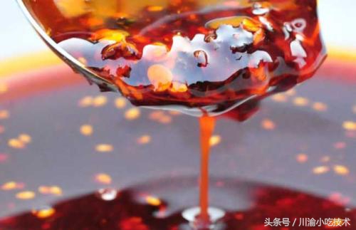 一碗正宗重庆酸辣粉需要15种调料,一碗8元钱的酸辣粉要放多少汤水