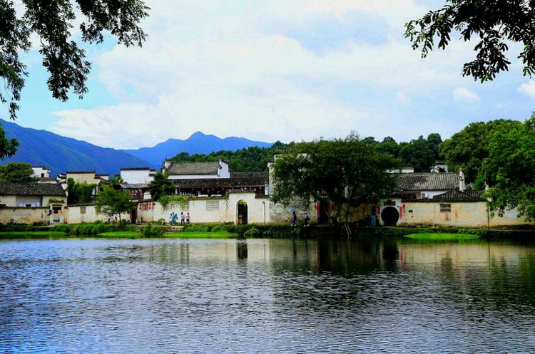 水光潋滟晴方好描写哪个景点,山色空蒙雨亦奇