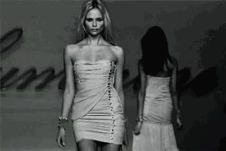 身高148怎么穿衣服显高,身高160体重140斤胖mm穿衣搭配