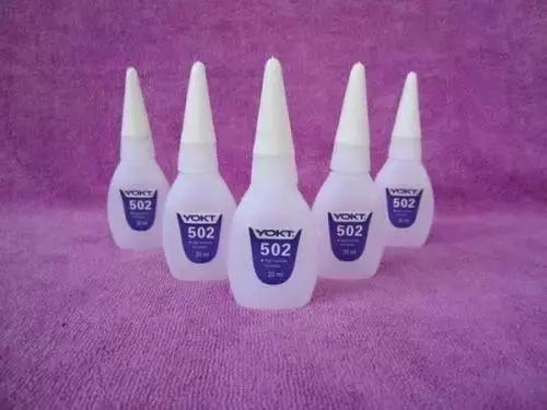 502胶水把手机音量键粘住了怎么办,502胶水太久没用黏住了盖子怎么办