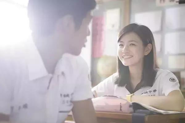 开学第一天怎么穿校服更好,开学了熊孩子开心了